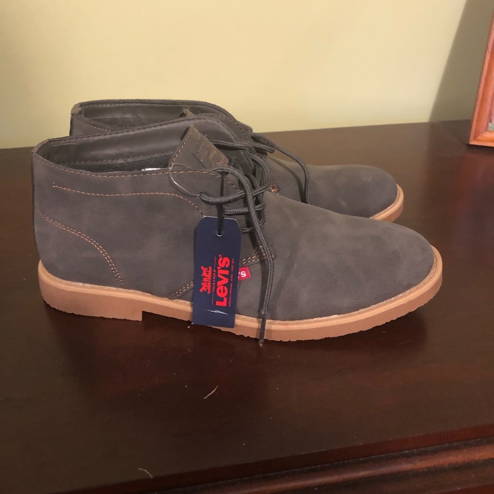 Levi’s gray ankle height boots men’s 9.5